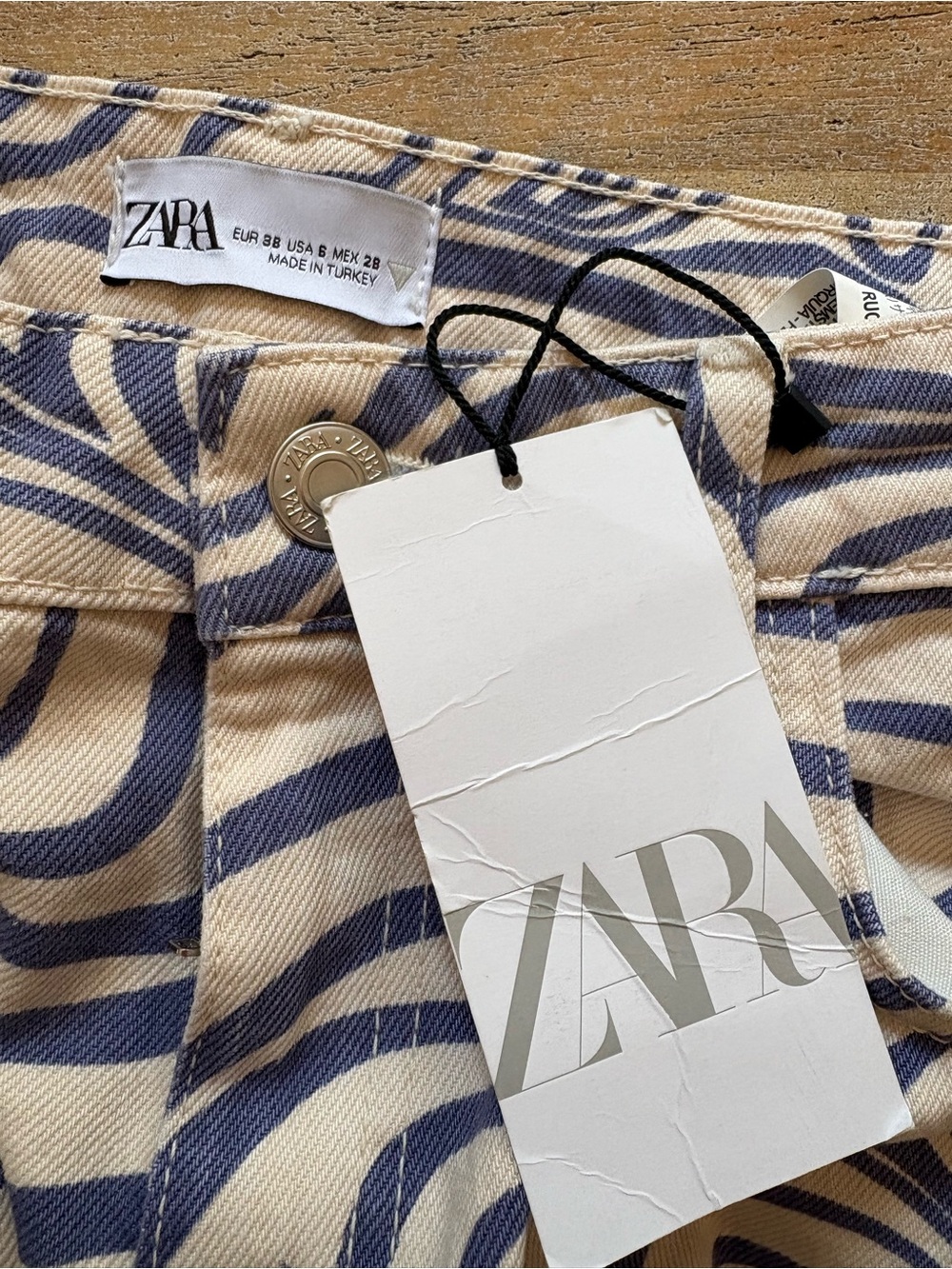 Zara Psychedelic Swirl Print High Rise Straight Leg Jeans NWT Size 6 - Picture 4 of 8